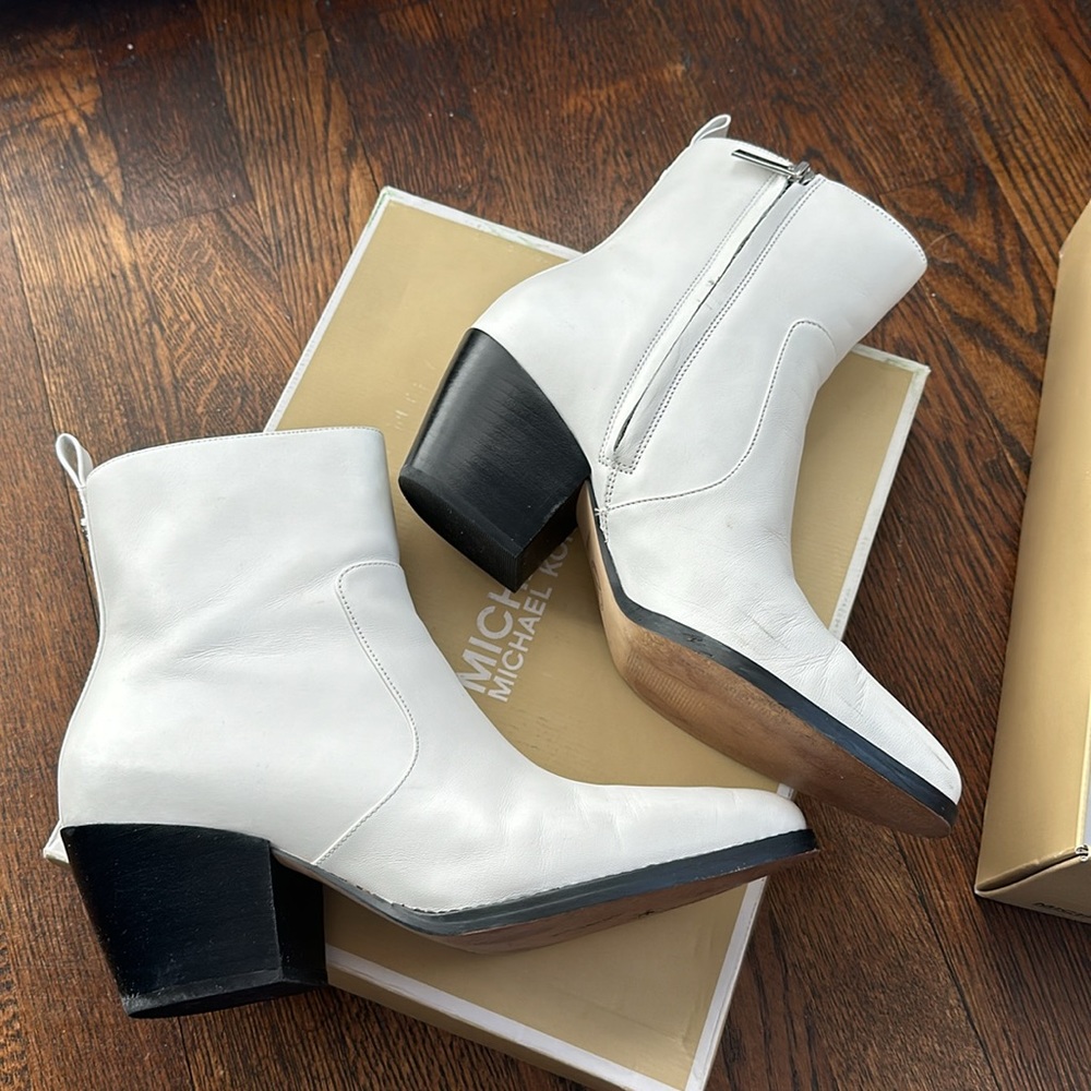Michael Kors white leather ankle Harlow booties